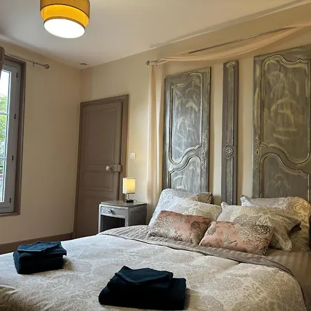 Holiday home Maison Bourgeoise De Charme Avec Spa, Parc Et Activites - Fr-1-489-541 *