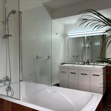 Holiday home Maison Bourgeoise De Charme Avec Spa, Parc Et Activites - Fr-1-489-541 *
