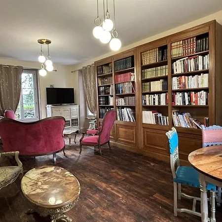 Holiday home Maison Bourgeoise De Charme Avec Spa, Parc Et Activites - Fr-1-489-541